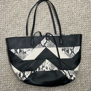 Desigual Black and Gray Wallet with Chevron Design